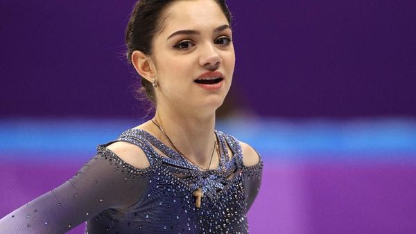 Pesona Evgenia Medvedeva yang Bikin Netizen Terpana