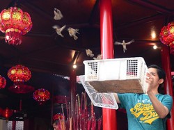 Sebuah Pelepasan Dalam Sebuah Perayaan