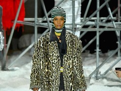 Stop Kekejaman pada Hewan, 10 Desainer Tolak Pakai Bulu Hewan Asli