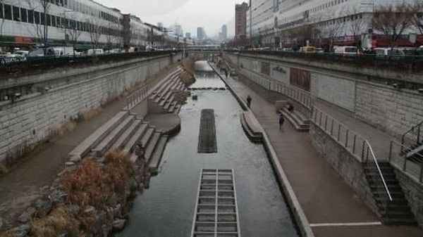 Cantiknya Sungai Cheonggyecheon yang Ingin Ditiru di Kali Besar