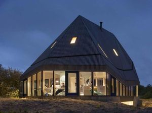 Rumah Kayu Tahan Cuaca Ekstrem Ini Dibangun Hanya Dua Hari