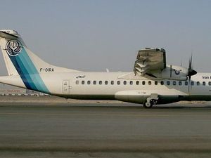 Pesawat Sipil Angkut 60 Orang Jatuh di Iran