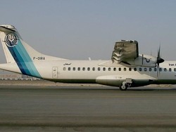 Pesawat Sipil Angkut 60 Orang Jatuh di Iran