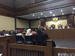 Jaksa Tanya Saksi yang Urus Akta Notaris Perusahaan terkait e-KTP Jaksa Tanya Saksi yang Urus Akta Notaris Perusahaan terkait e-KTP