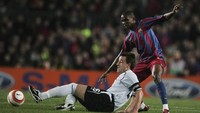 Di musim 2004/2005, Chelsea berhasil revans menyingkirkan Barca tapi tidak demikian halnya saat mereka jumpa lagi di babak yang sama 2006/2007. Barcelona menyingkirkan Chelsea dengan agregat 3-2 (22 Februari dan 7 Maret 2006). (Foto: Phil Cole/Getty Images)