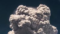 Penampakan Erupsi 5 Km Gunung Sinabung