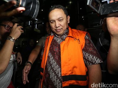 Pemeriksaan Perdana Bupati Rudy Erawan Pasca Ditahan