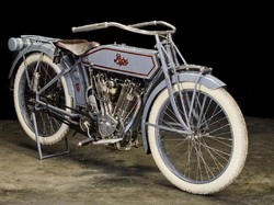 Ini Motor Berusia 100 Tahun Milik King of Cool McQueen