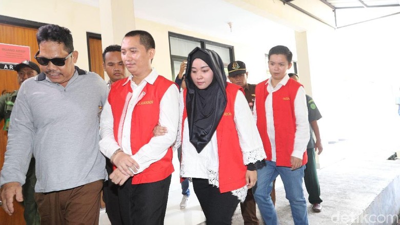 Tak Ada Pengacara, Bagaimana Eksepsi Bos First Travel?