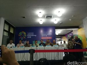 Saat Anies Curi Kesempatan Memotret Wartawan di Sesi Wawancara