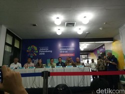 Saat Anies Curi Kesempatan Memotret Wartawan di Sesi Wawancara