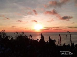 Tempat Romantis yang Harus Dikunjungi Bersama Pasangan di Bali Tempat Romantis yang Harus Dikunjungi Bersama Pasangan di Bali