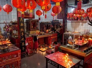 Suasana di Vihara menyambut Imlek