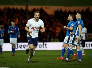 Spurs Ditahan Tim Divisi Tiga Liga Inggris