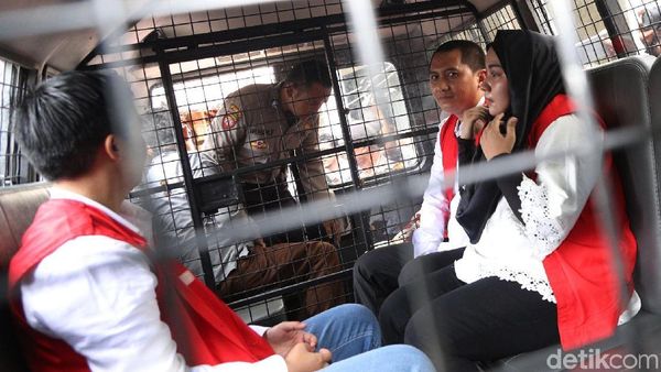 Bos First Travel Tinggalkan PN Depok