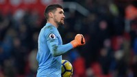 Kiper Brighton & Hove Albion, Mat Ryan, sudah mencetak 82 penyelamatan. Salah satunya saat menepis penalti kala Brighton melawan Stoke City. (Foto: Mark Runnacles/Getty Images)