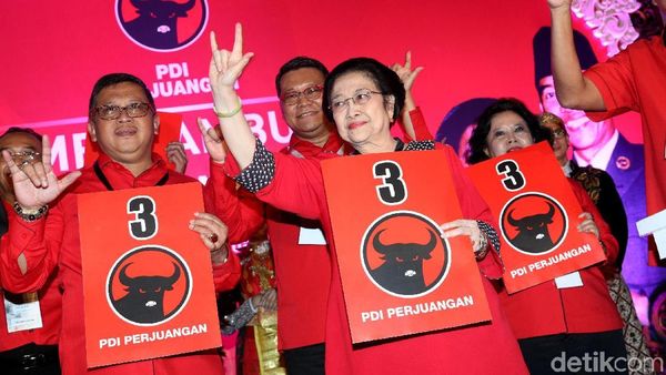 Begini Gaya Megawati Temui Kader dan Simpatisan