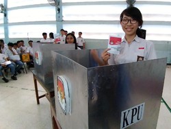 Saat Pelajar SMA Diajari Cara Memilih di Pilgub Jatim 2018