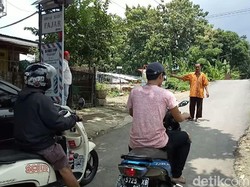 Mas Siswandi, Barber Plus Penjaga Lintasan KA