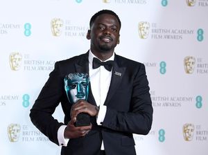 Daniel Kaluuya Raih Penghargaan BAFTA Rising Star Daniel Kaluuya Raih Penghargaan BAFTA Rising Star