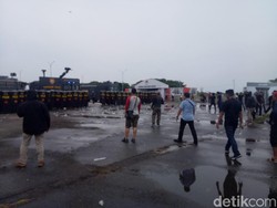 Matangkan Persiapan, Polisi-TNI Simulasi Bentrok Pilkada di Sulsel