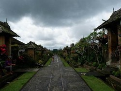 Desa di Bali yang Benci Poligami