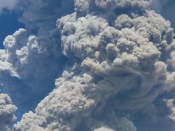 Video Gunung Sinabung Meletus