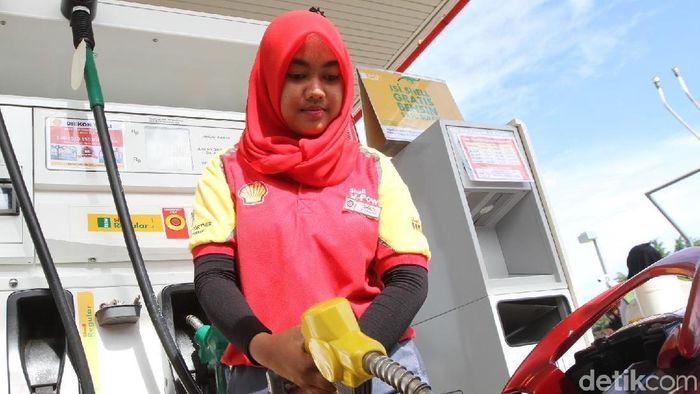 Shell Indonesia meluncurkan produk bahan bakar baru Shell Regular yang diformulasikan dengan Teknologi Dynaflex dengan harga terjangkau Rp 8.400 per liter.