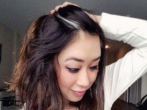 Mirip Anna Frozen, Para Wanita Cantik Ini Punya Poliosis di Rambut Mirip Anna Frozen, Para Wanita Cantik Ini Punya Poliosis di Rambut