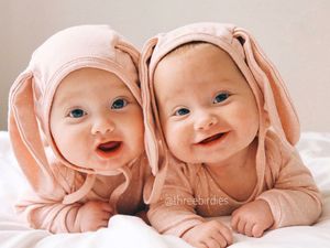 Lihat Foto Bayi Kembar Ini Bisa Bikin Senin Kita Makin Ceria