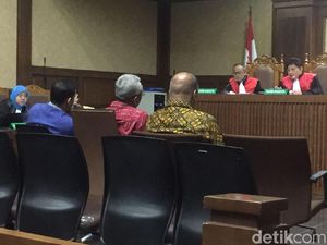 Politikus PDIP Bantah Terima Duit e-KTP, Hakim: Pasti Tak Pernah Ya?