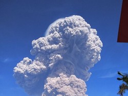 Abu Vulkanik Sinabung Meluas ke Aceh, Warga Diimbau Waspada
