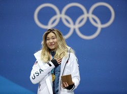 Raih Medali Emas, Atlet Ini Enggan Menangis karena Tak Mau Rusak Eyeliner