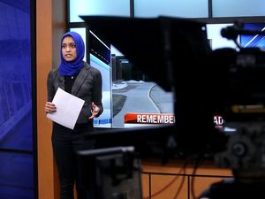 Ini Hijabers Pertama yang Jadi Pembawa Acara Berita di AS Ini Hijabers Pertama yang Jadi Pembawa Acara Berita di AS
