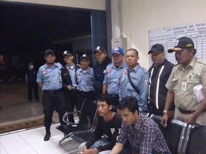 Bawa Sajam dan Palak Warga, 2 Pengamen Diamankan di Ciracas Jaktim Bawa Sajam dan Palak Warga, 2 Pengamen Diamankan di Ciracas Jaktim