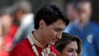 Foto: Gantengnya PM Kanada Justin Trudeau Pakai Baju Tradisional India