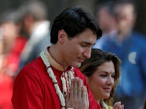 Foto: Gantengnya PM Kanada Justin Trudeau Pakai Baju Tradisional India