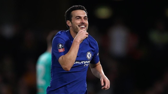 LONDON, ENGLAND - FEBRUARY 16:  Pedro of Chelsea celebrates after scoring his teams second goal of the game during The Emirates FA Cup Fifth Round match between Chelsea and Hull City at Stamford Bridge on February 16, 2018 in London, England.  (Photo by Catherine Ivill/Getty Images)