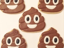 Makna Emoji Poop yang Sering Digunakan Netizen