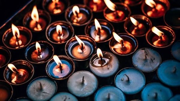 Menaklukkan Api dalam Bidikan Kamera