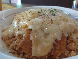 Nyuus! Gurihnya Nasi dengan Lelehan Keju Mozzarella di Warju