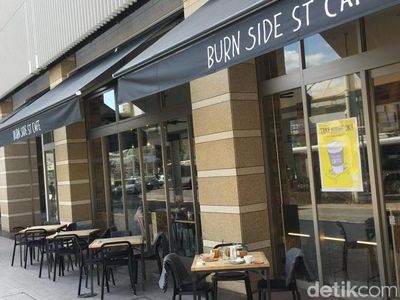 Kafe Mungil Ini Punya Pancake Jepang yang Mulus Lembut dan Gurih