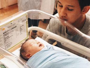 Jevin Julian dan 5 Artis Ganteng yang Jadi Ayah di Usia Muda