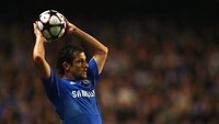 Juliano Belletti sempat membantu Brazil juara Piala Dunia 2002, sebelum membantu Barcelona juara Liga Champions. Kemudian, ia pindah ke Inggris dan bisa meraih titel Liga Inggris di Chelsea. (Foto: Richard Heathcote/Getty Images)