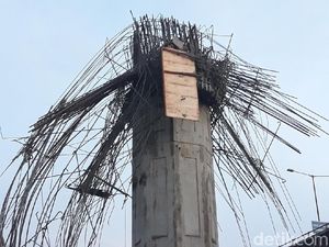 Video Lokasi Ambruknya Tiang Proyek Tol Becakayu Video Lokasi Ambruknya Tiang Proyek Tol Becakayu