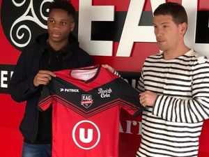 Drogba Pamer Putranya Main di Klub Ligue 1 Drogba Pamer Putranya Main di Klub Ligue 1