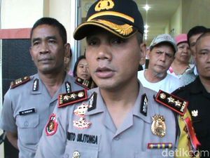 Suami Wanita Berjilbab yang Dibunuh Dosen UNM Diperiksa Polisi Suami Wanita Berjilbab yang Dibunuh Dosen UNM Diperiksa Polisi