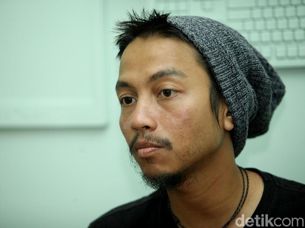 Menulis Buku dengan Pesan Realisme Sosialis, Ini Cara Sederhana Fiersa Besari Menulis Buku dengan Pesan Realisme Sosialis, Ini Cara Sederhana Fiersa Besari