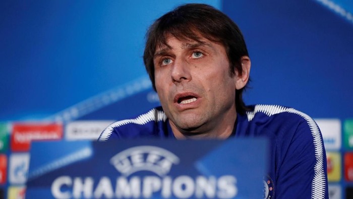 Conte: Messi Hebat, tapi Jangan Lupakan Suarez, Iniesta, dan Keseluruhan Tim