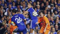 Sementara saat bermain di London, Chelsea sukses mengalahkan Barcelona lewat gol tunggal Didier Drogba. (Mike Hewitt/Getty Images)